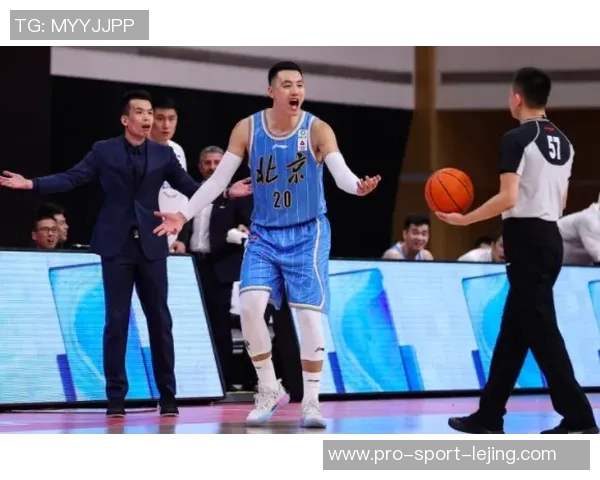 翟晓川的篮球之路:从青涩少年到CBA明星的成长故事